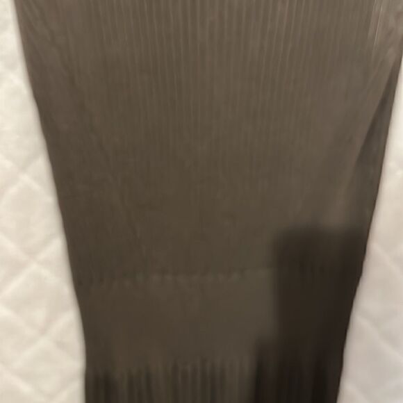 Ribbed  olive dress  - Picture 4 of 9